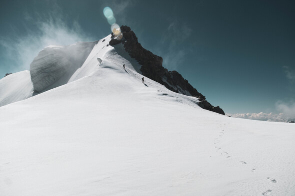 Gravir les 82 sommets de plus de 4000 mètres des Alpes en un temps record : L’exploit signé Kilian Jornet