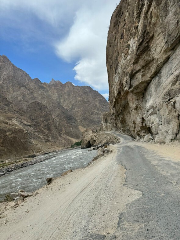 Road to Ama Dablam : Un périple de continent en continent en vélo pour gravir la plus belle montagne du monde