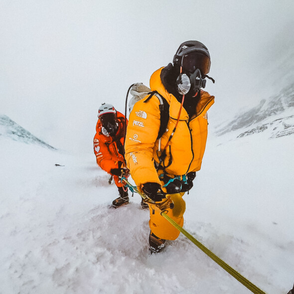 Mathis Dumas : Portrait d'un alpiniste surgissant de l'ombre